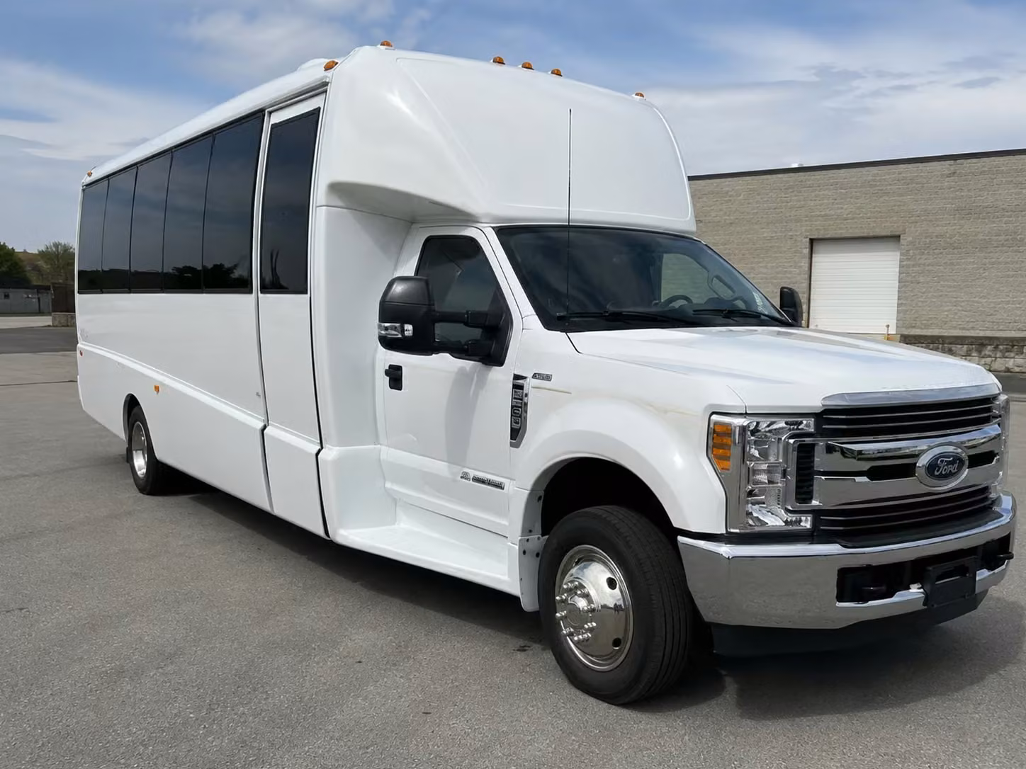 15 passenger minibus